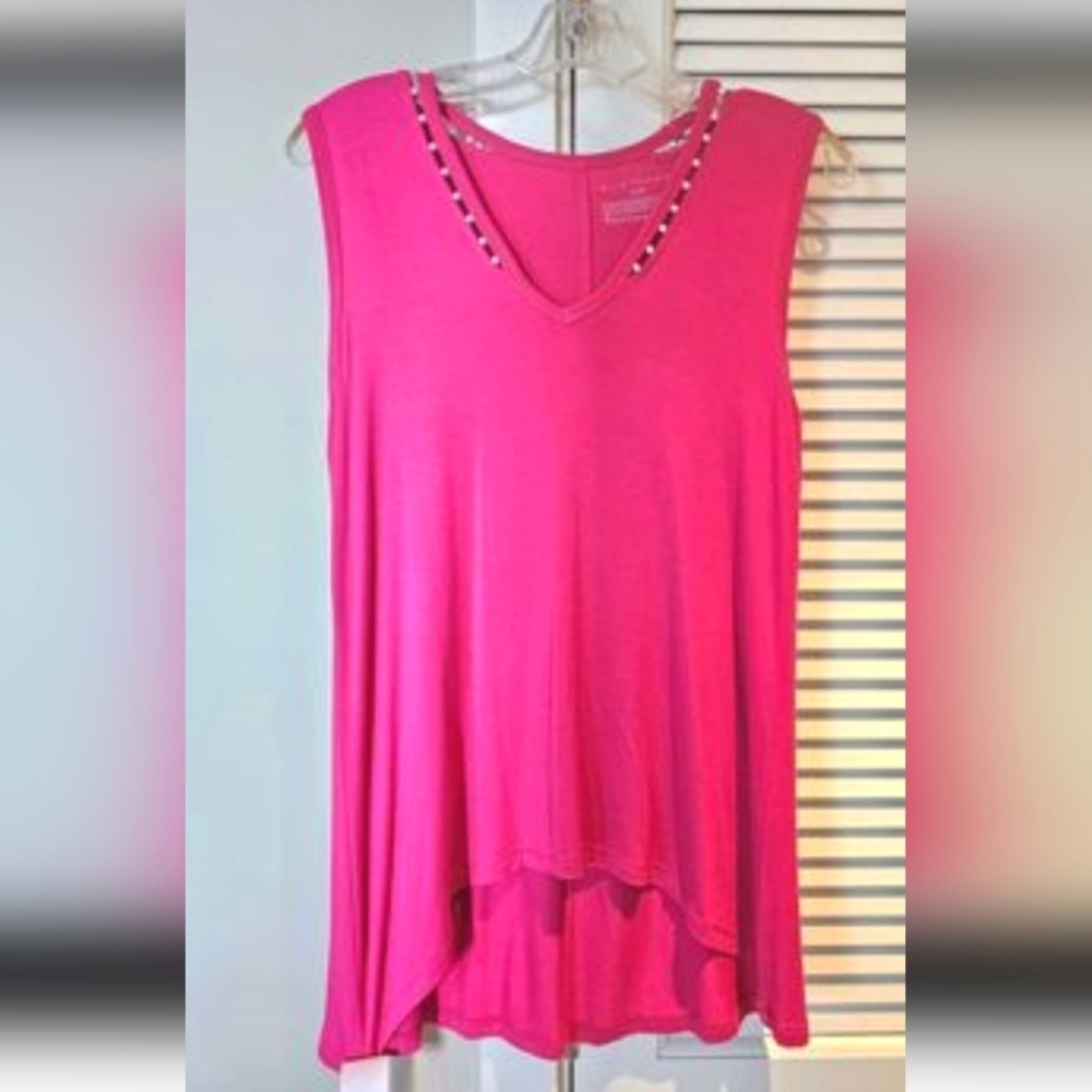 Elie Tahari sleeveless drape front top